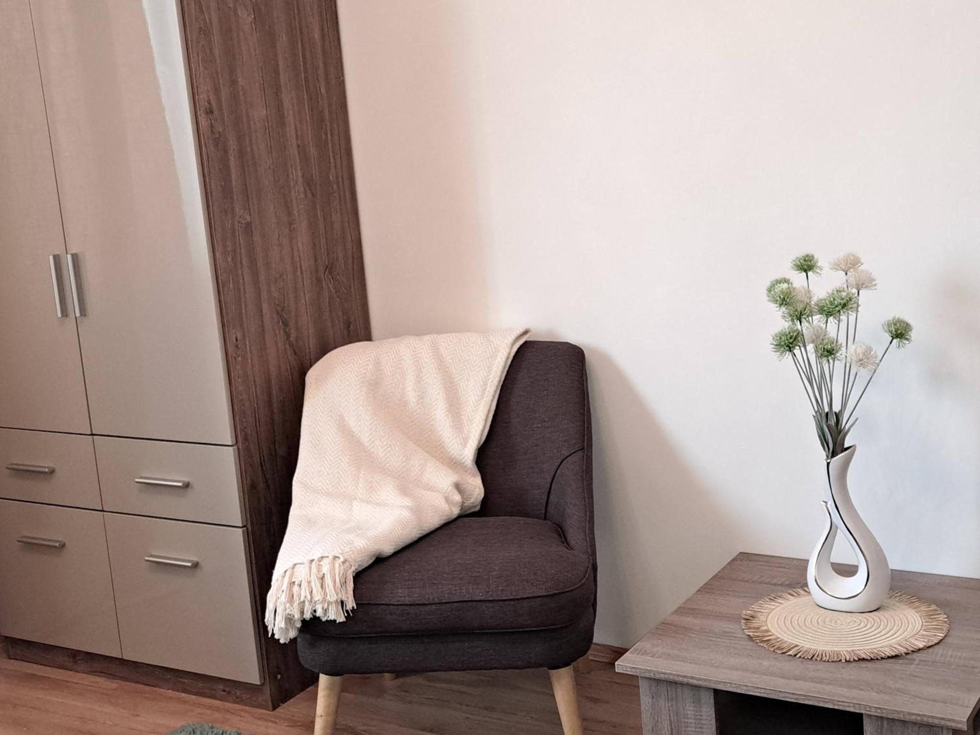 Orient Apartmanhaz Eger Esterno foto