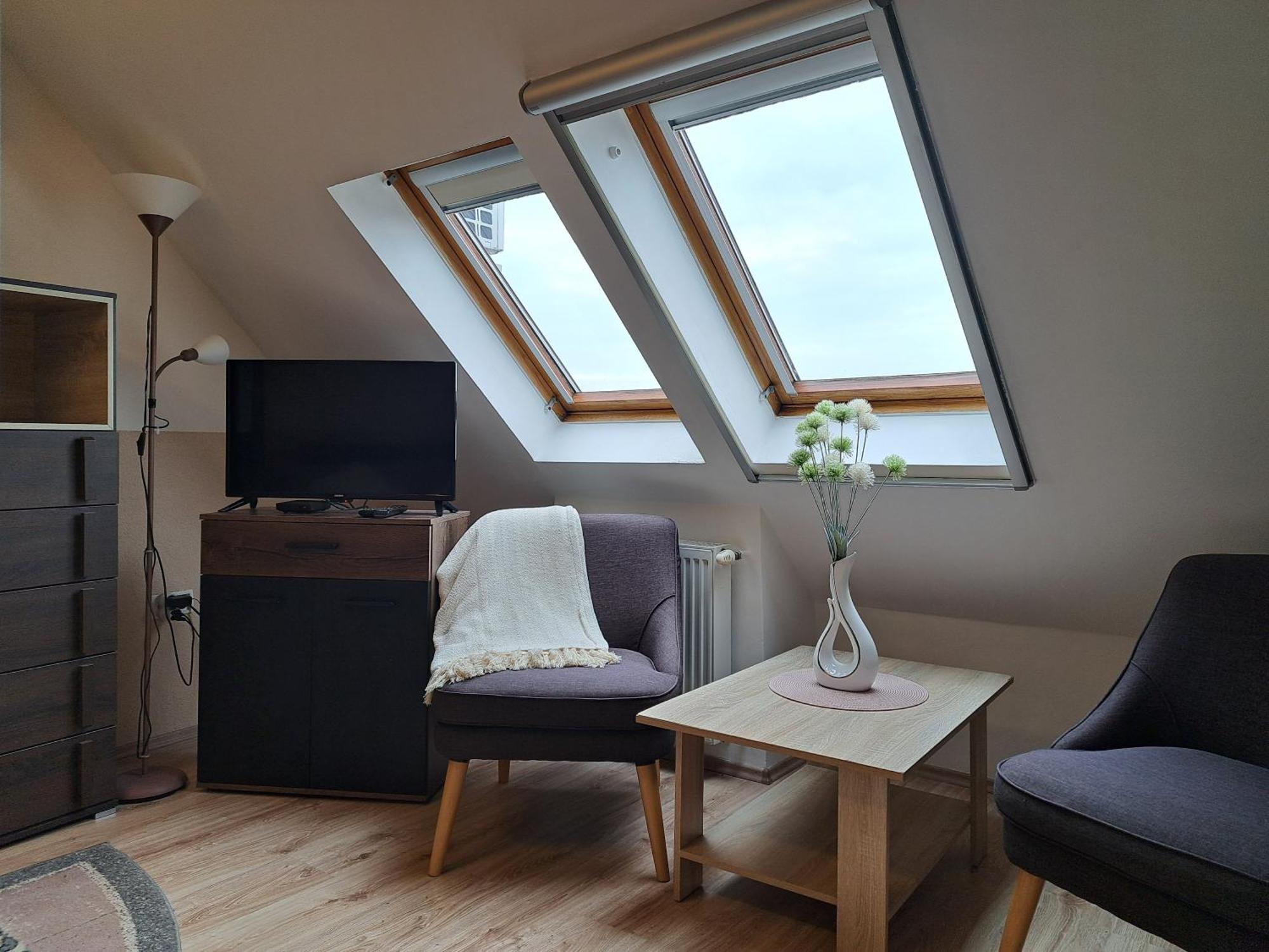Orient Apartmanhaz Eger Esterno foto