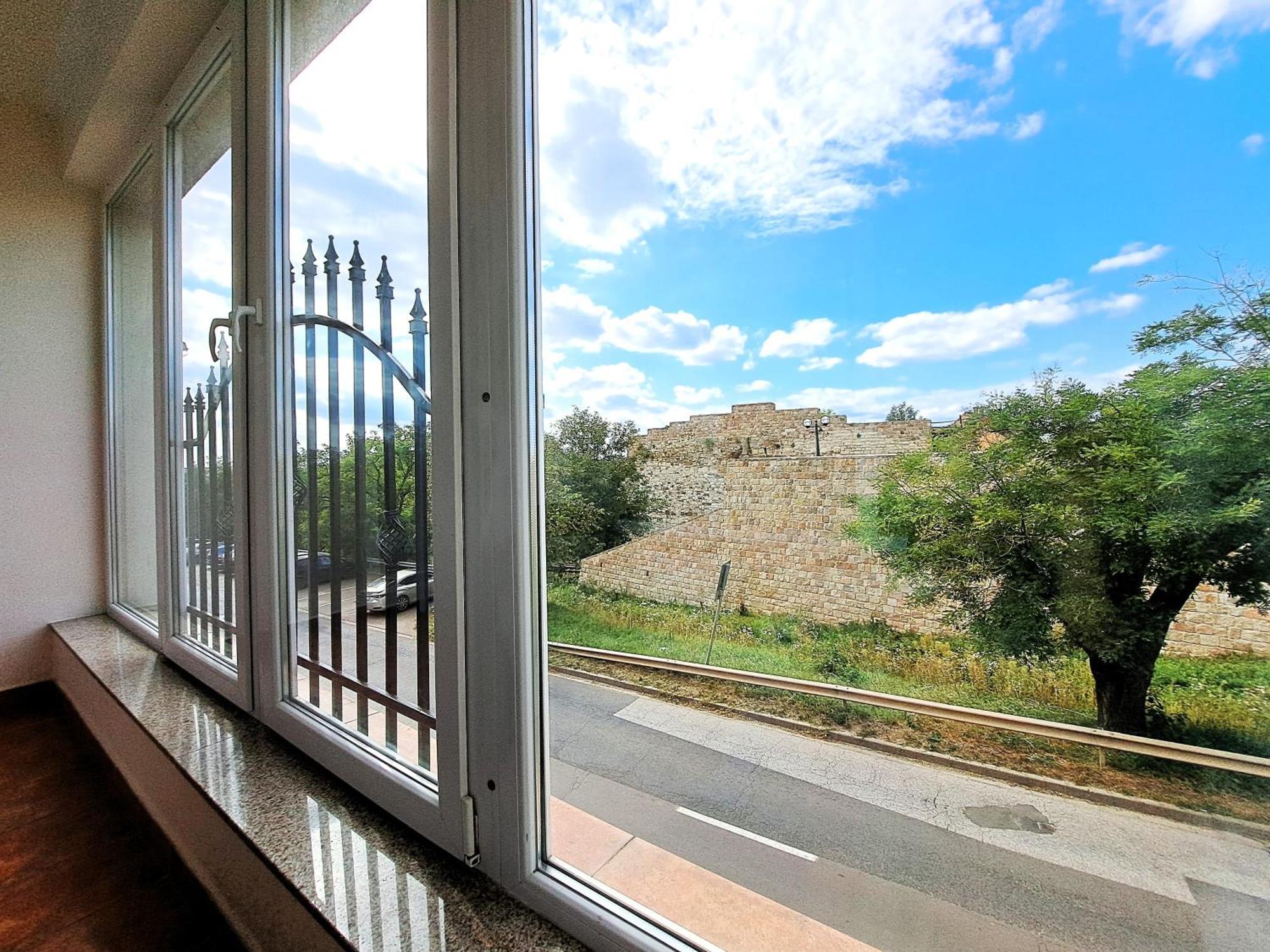 Orient Apartmanhaz Eger Esterno foto